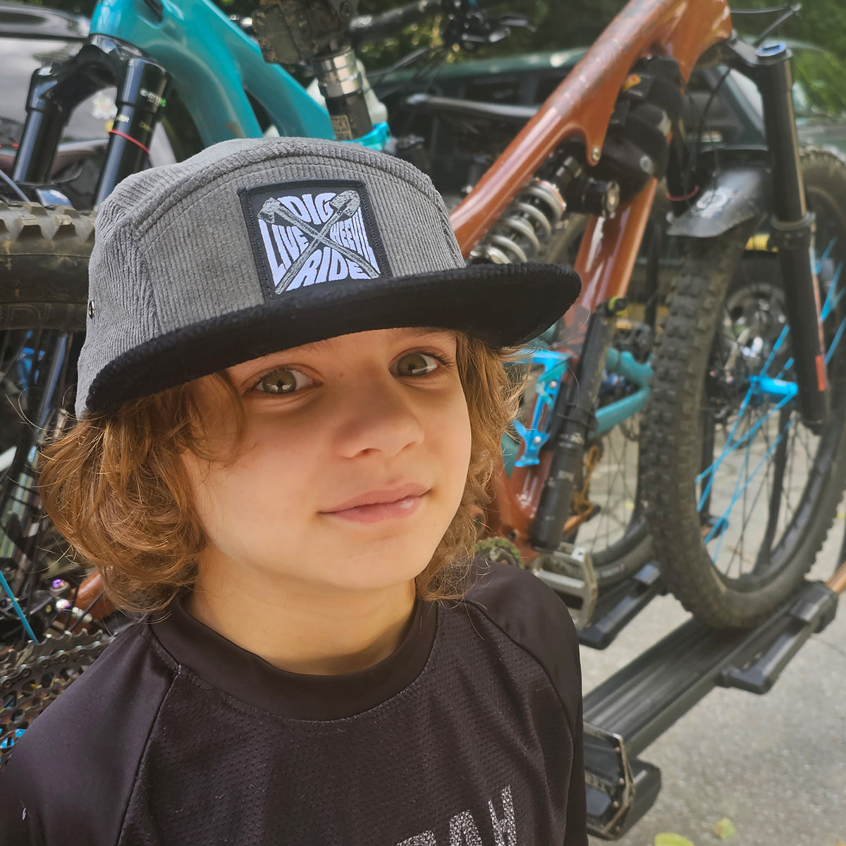 DIG, RIDE.. CAMPER // CORDUROY