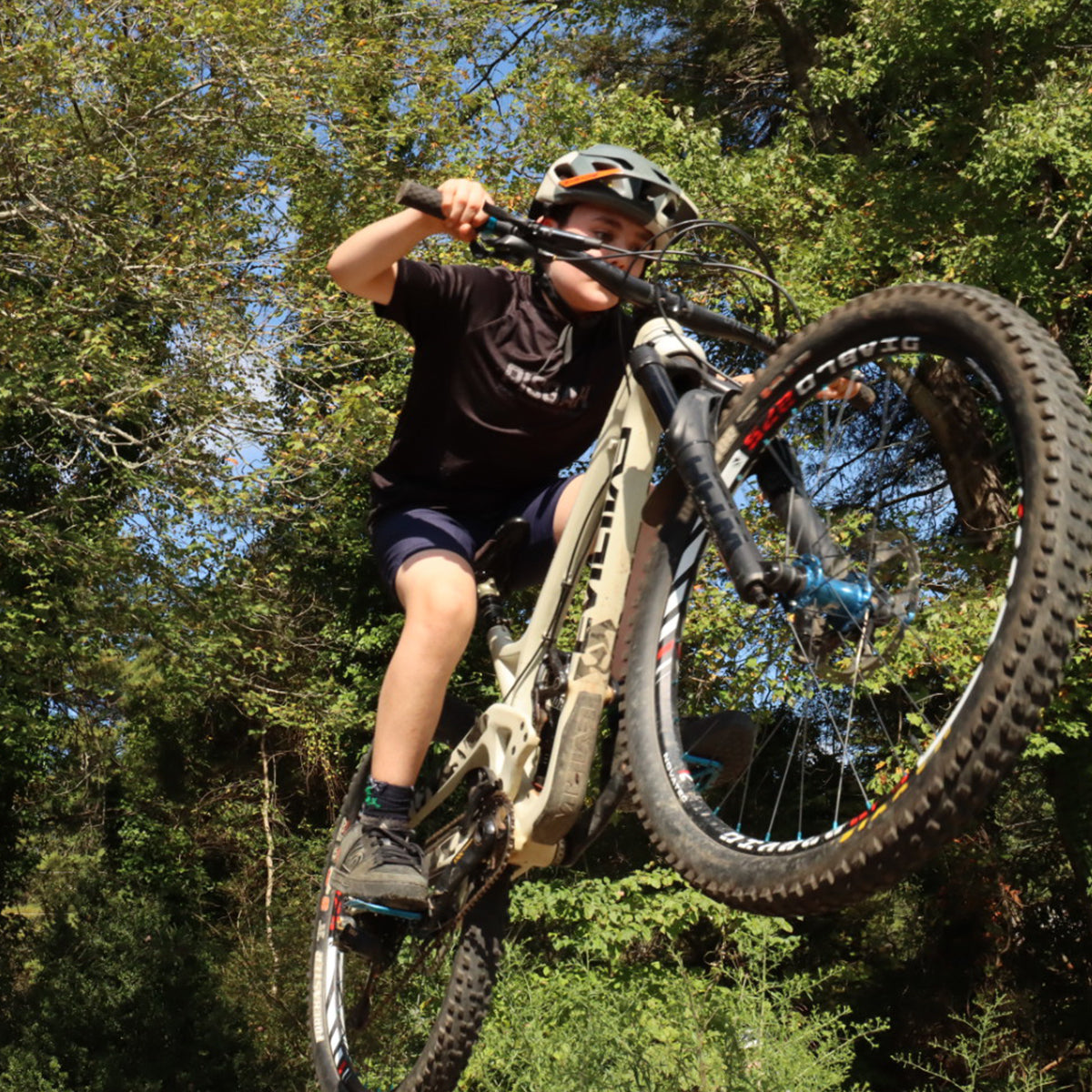 PISGAH TECH TEE // BLACK