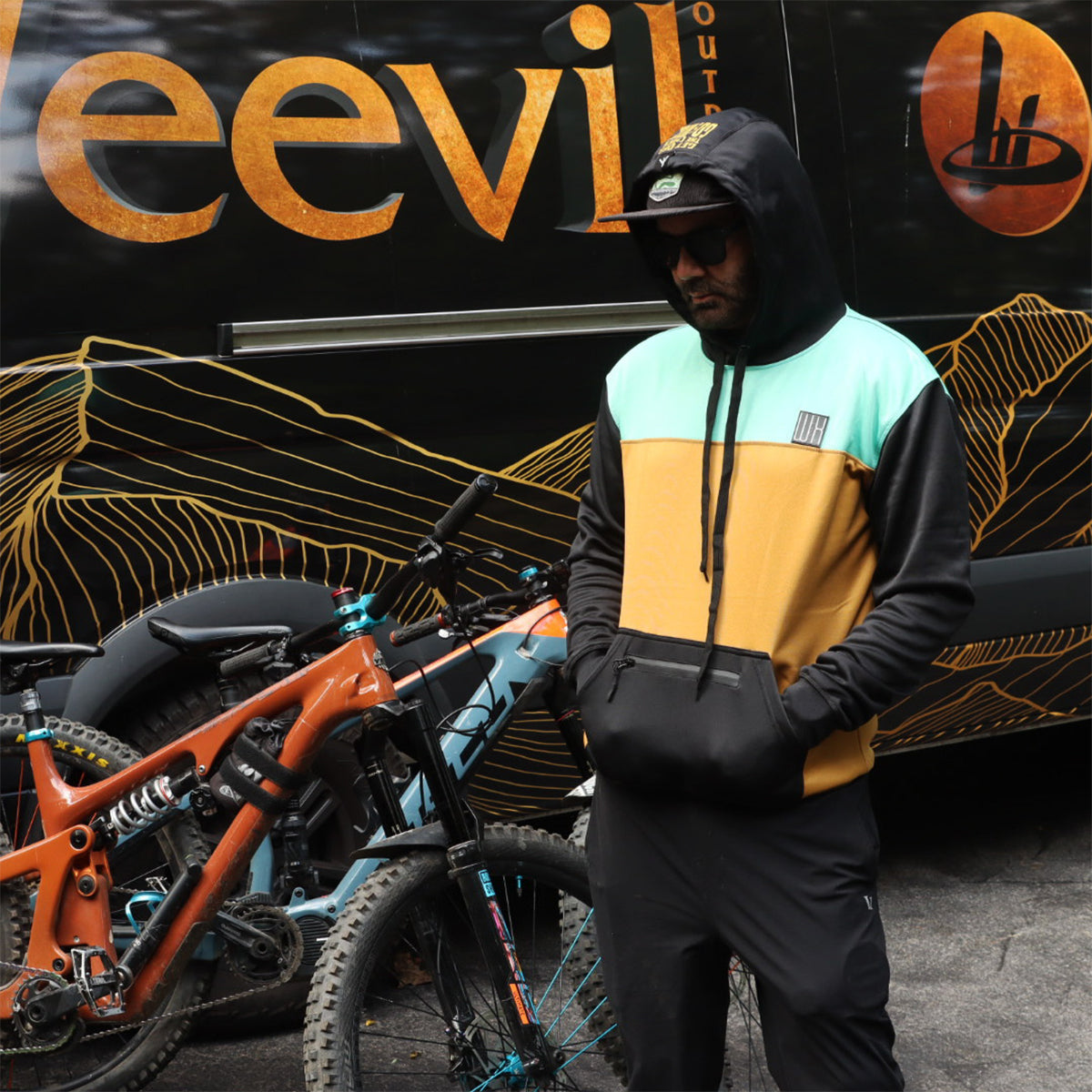 WEEVIL ROO HOODIE