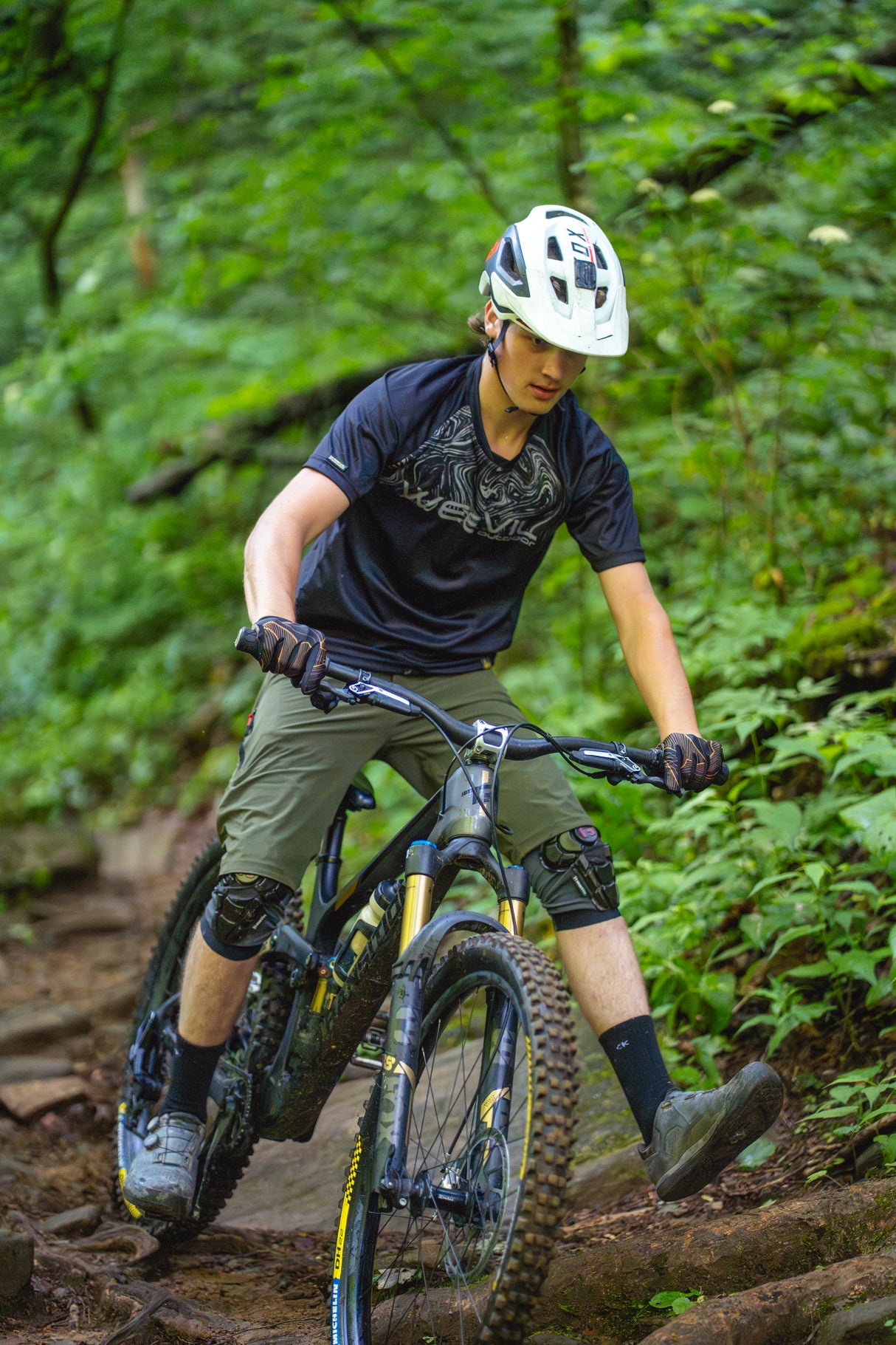 LUCID LINES JERSEY // RECYCLED FABRICS