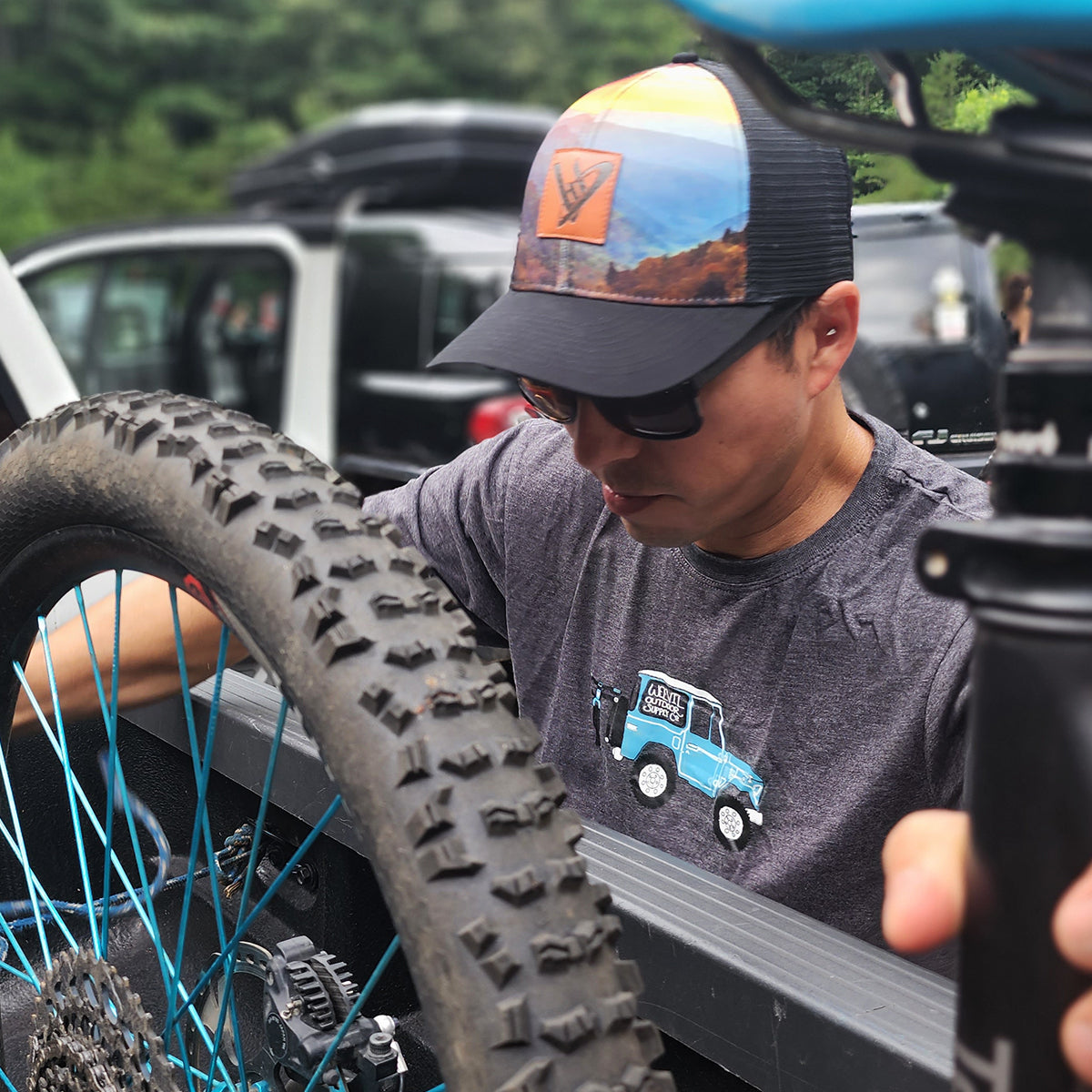 OFF ROAD T // HEATHER CHARCOAL