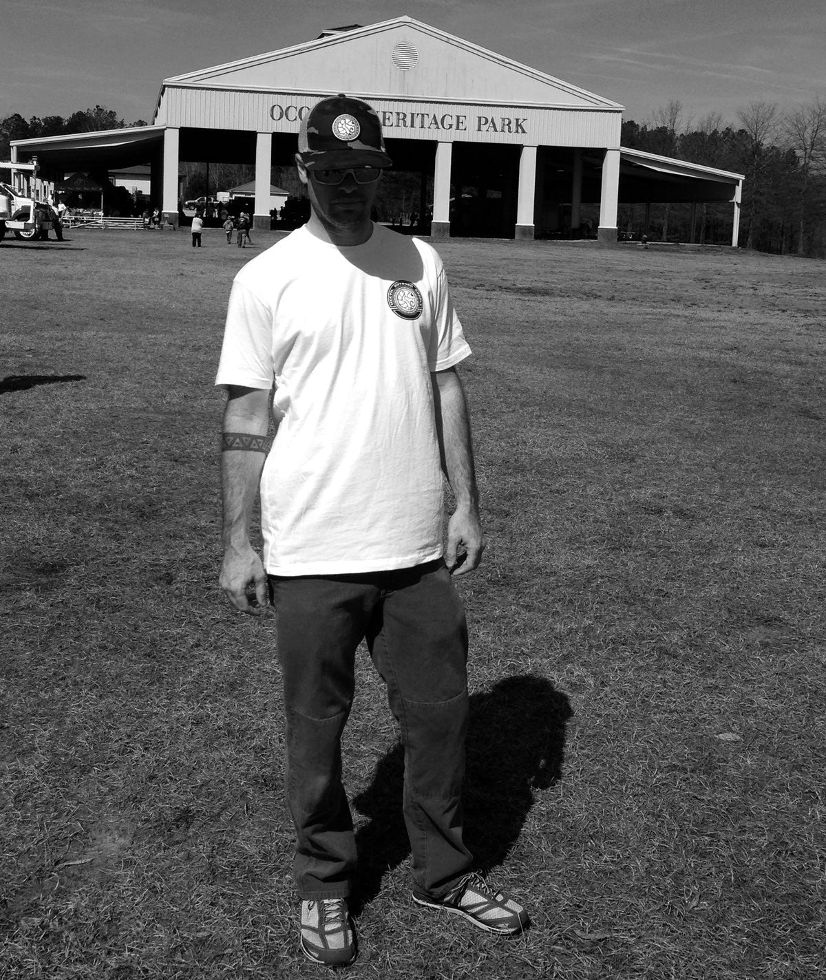 RUN BADGE T // WHITE