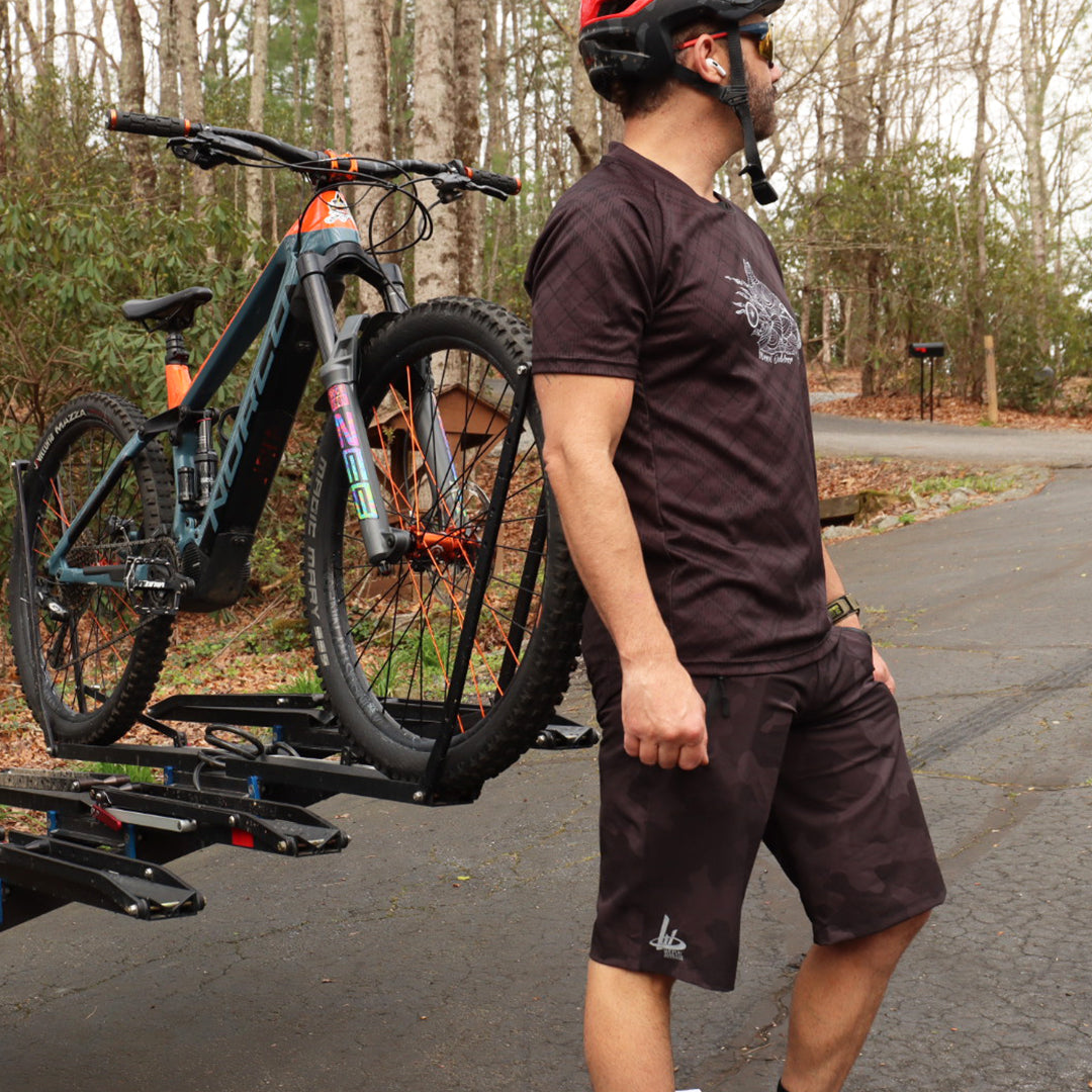 SLAYER SHORT // MTB // REFLECTIVE LOGO