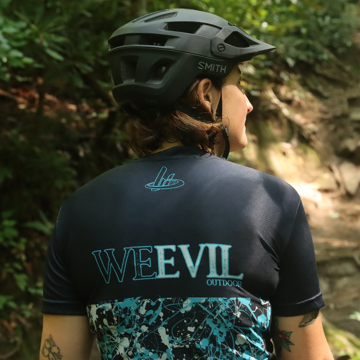WOMEN'S JERSEYS